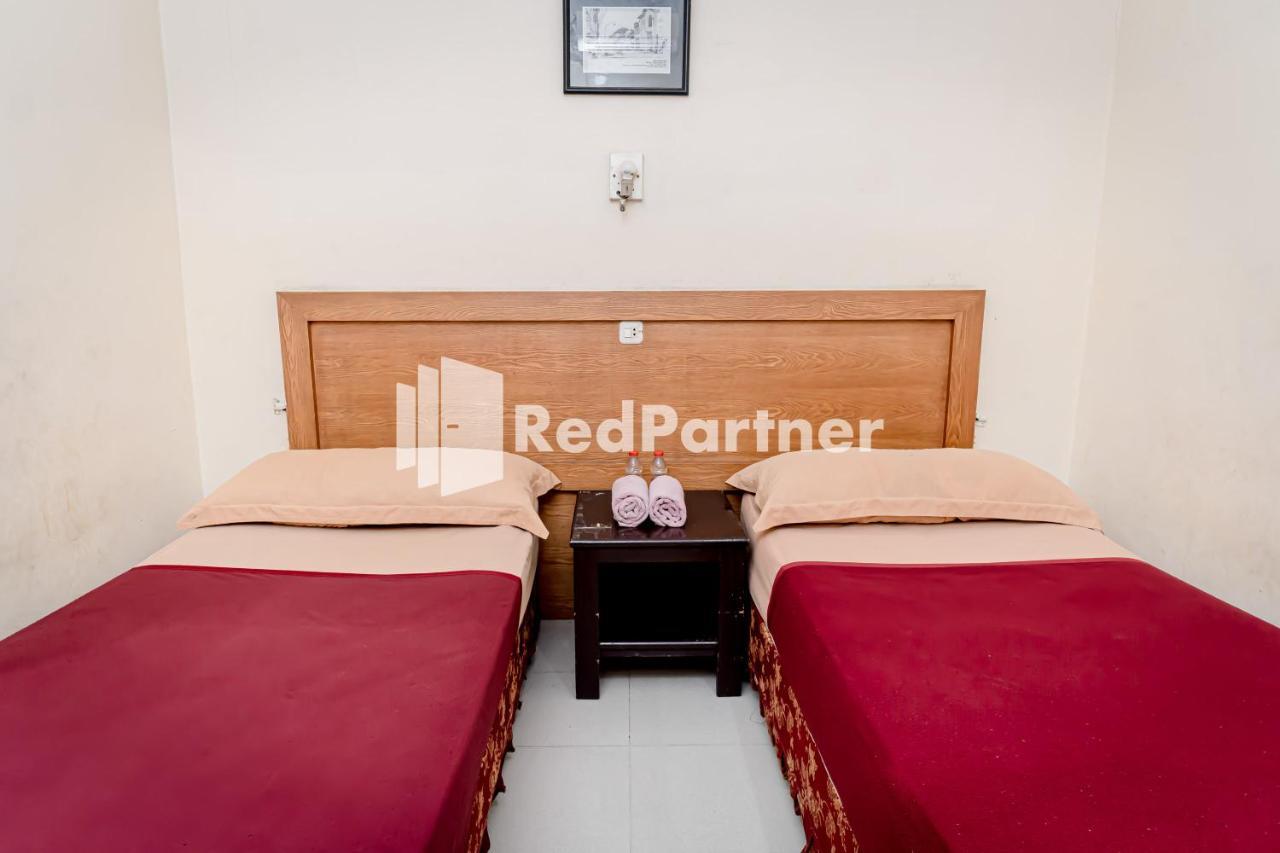 Cherry Pink Hotel Medan Mitra Reddoorz Exteriör bild